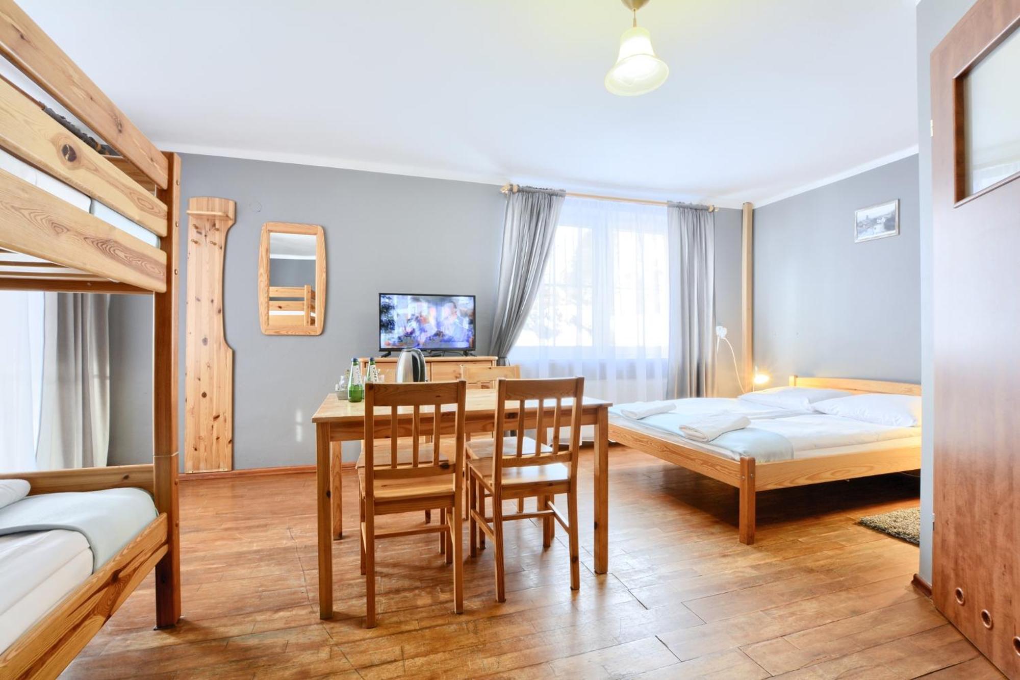 Apartment Karnat 1,2 *